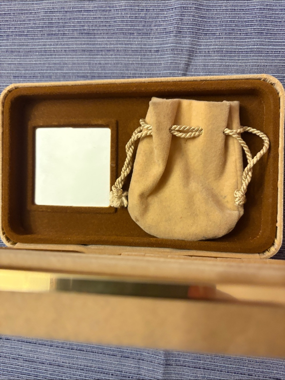 Velvet Jewelry Travel Case in cream and Brown - Picture 2 of 8